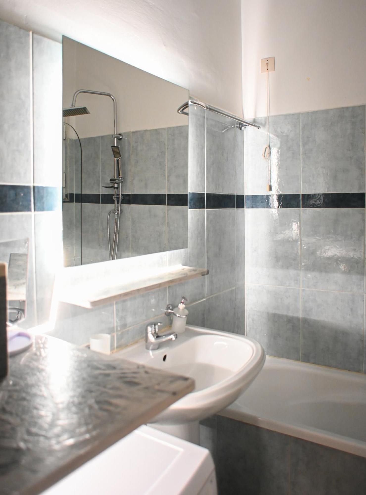 Kostas Home By Bill Apartments Patras Esterno foto